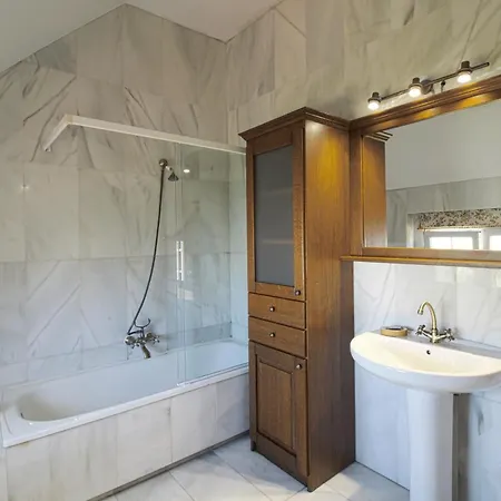 Villa Sancibrian Semesterbostad